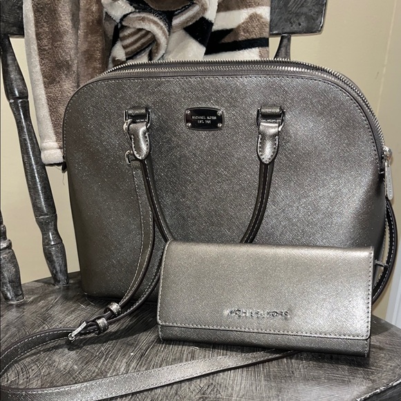 Michael Kors Metallic Silver Handbag and Wallet